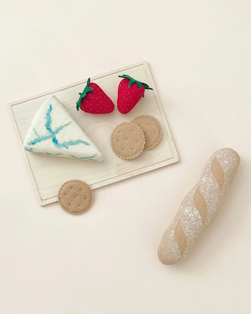 Odin Parker Handmade Felt Cheese Board *New* 3 Odin Parker Handmade Felt Cheese Board *New*