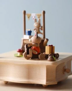 Wooderful Life Wooden Bunny Music Box *New*