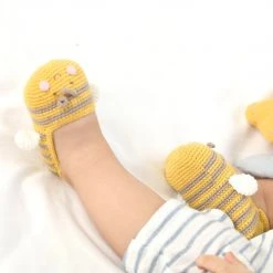 Albetta *New* Organic Baby Booties And Rattle - Bee
