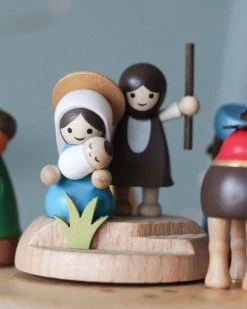 Wooderful Life Nativity Scene Music Box *New*
